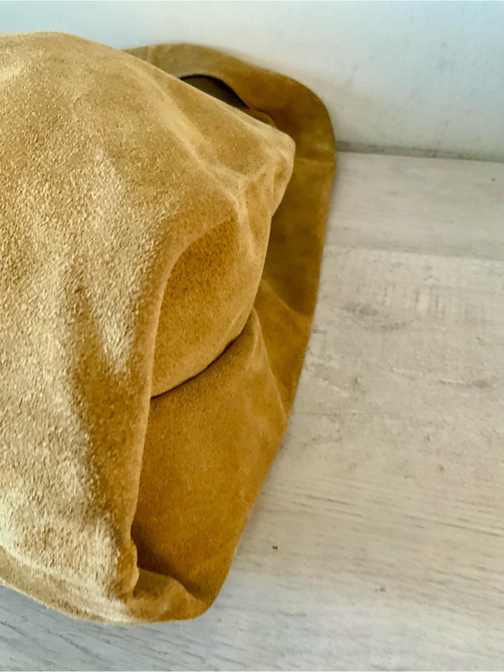 TORY BURCH SLOUCH SUEDE SHOULDER BAG IN CAMEL SUEDE - Picture 8 of 11
